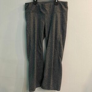 Athleta Yoga Capri Pants Size Small Heather gray